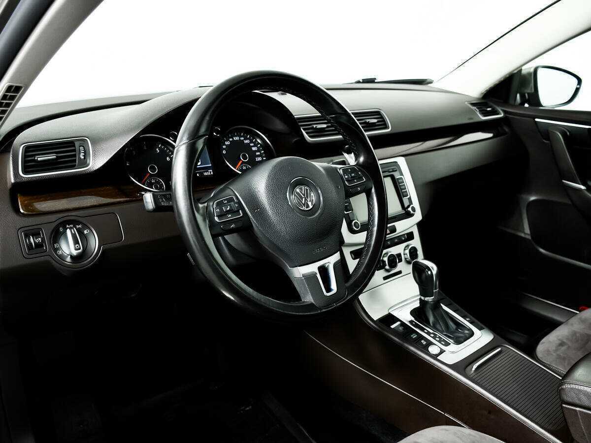 Volkswagen Passat с пробегом — 2012 год. Фото: #12