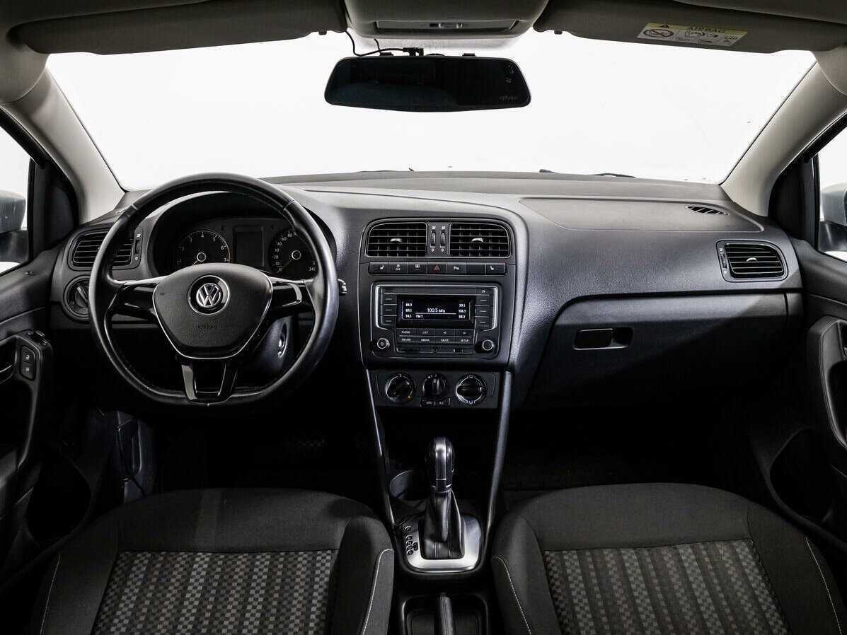 Volkswagen Polo с пробегом — 2016 год. Фото: #12