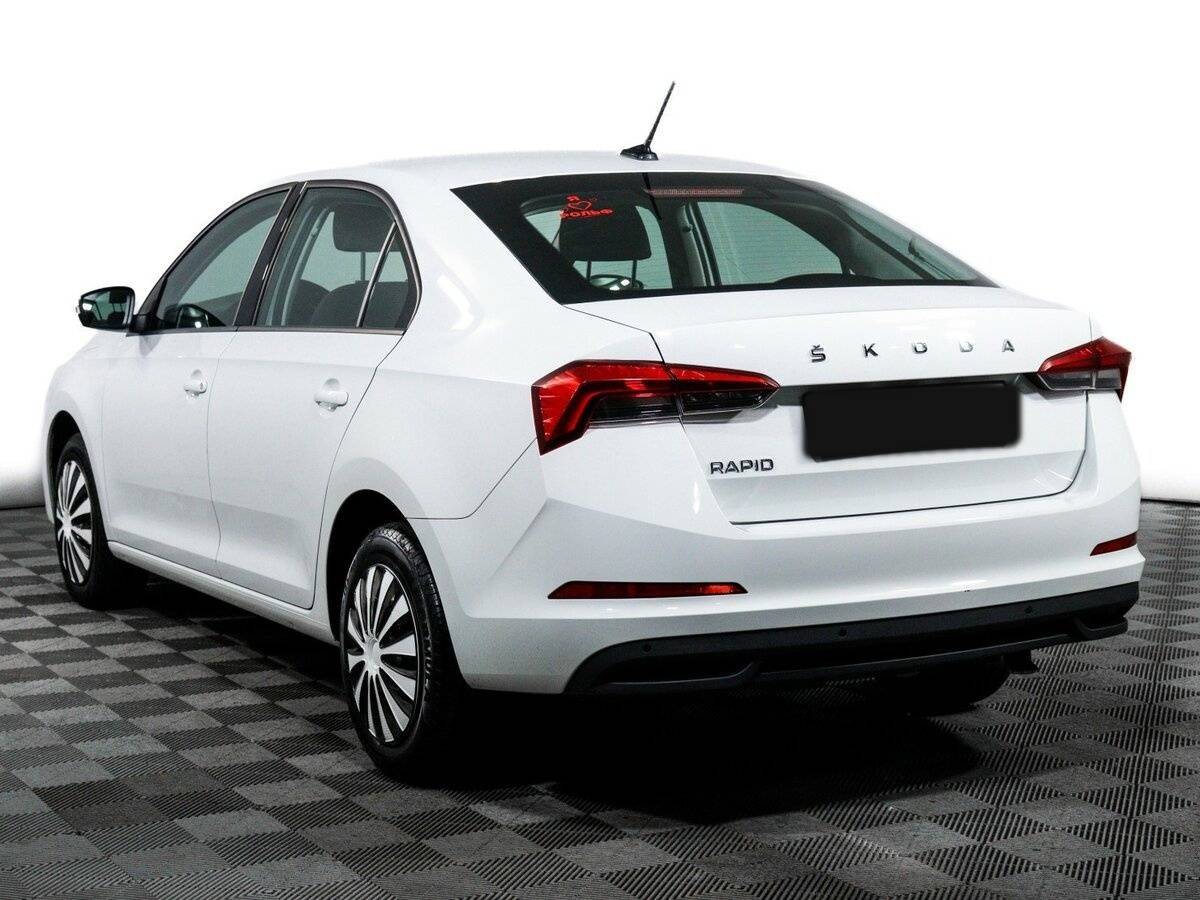 Skoda Rapid с пробегом — 2021 год. Фото: #6