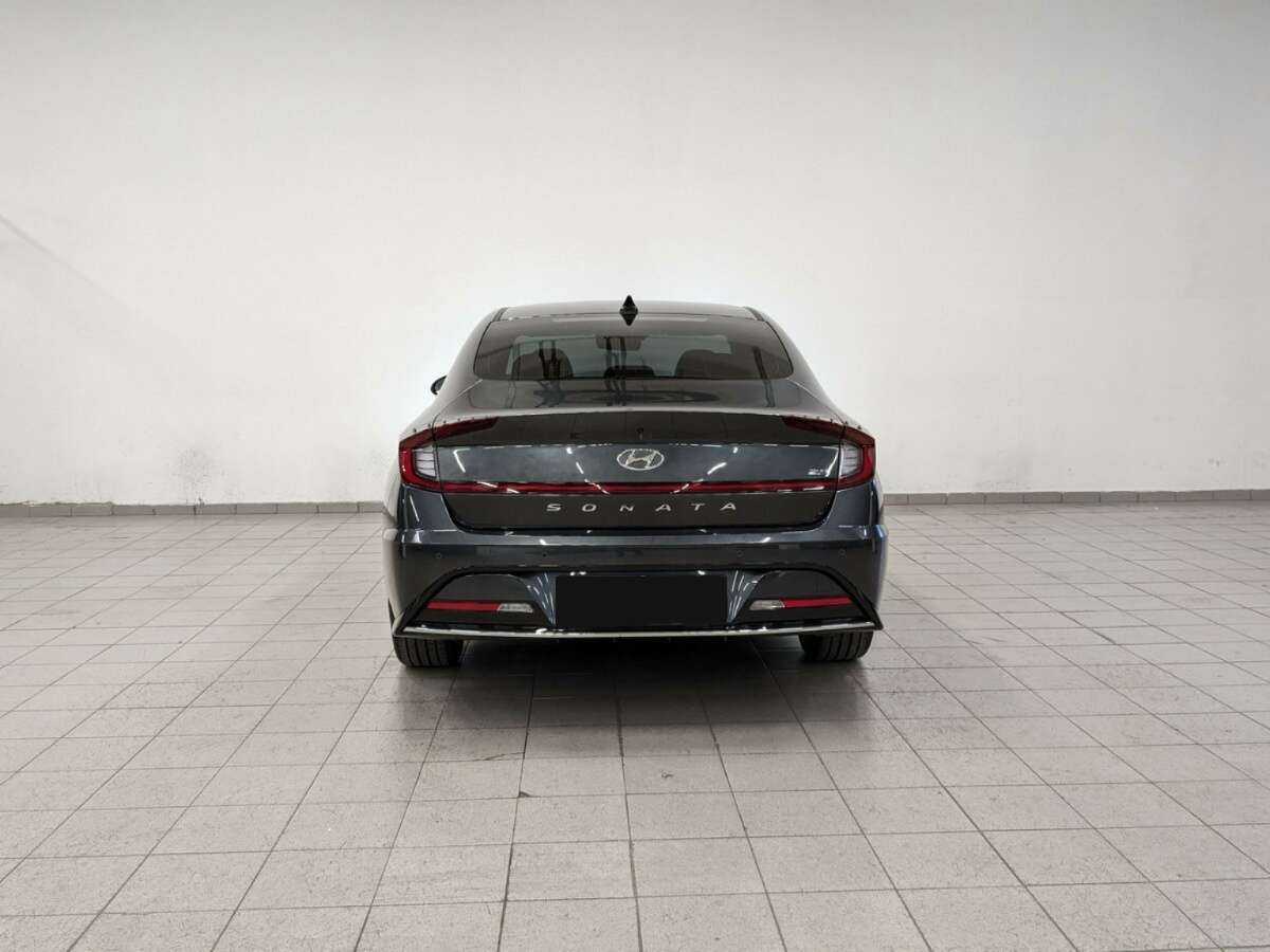 Hyundai Sonata с пробегом — 2022 год. Фото: #5
