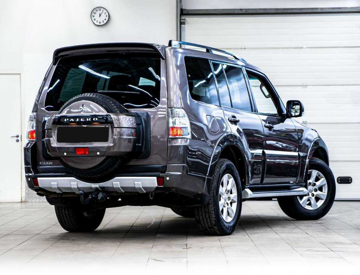 Mitsubishi Pajero с пробегом — 2012 год. Фото: #2