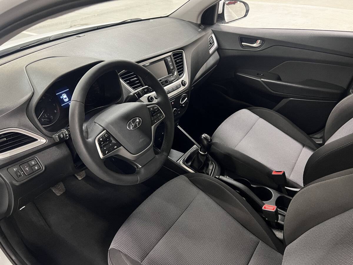 Hyundai Solaris с пробегом — 2019 год. Фото: #15