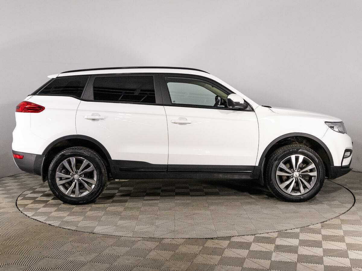 Geely Atlas с пробегом — 2021 год. Фото: #3