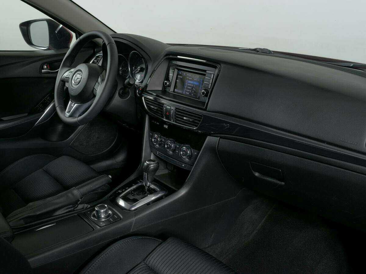 Mazda 6 с пробегом — 2014 год. Фото: #9