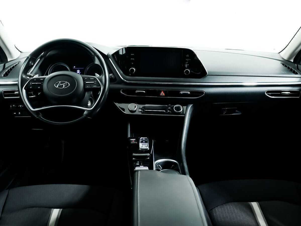 Hyundai Sonata с пробегом — 2021 год. Фото: #8