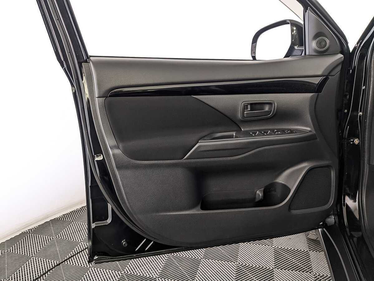 Mitsubishi Outlander с пробегом — 2021 год. Фото: #18