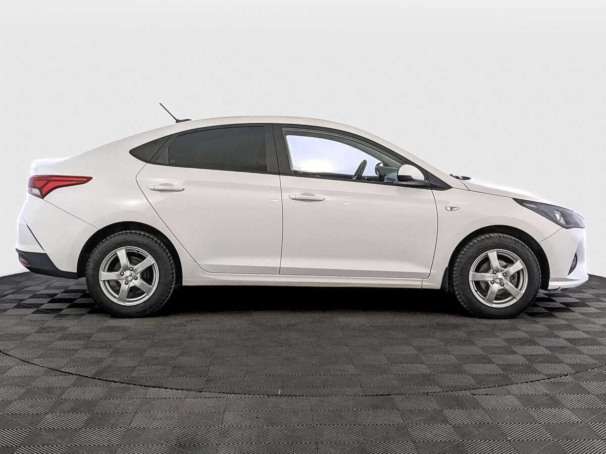Hyundai Solaris с пробегом — 2021 год. Фото: #3