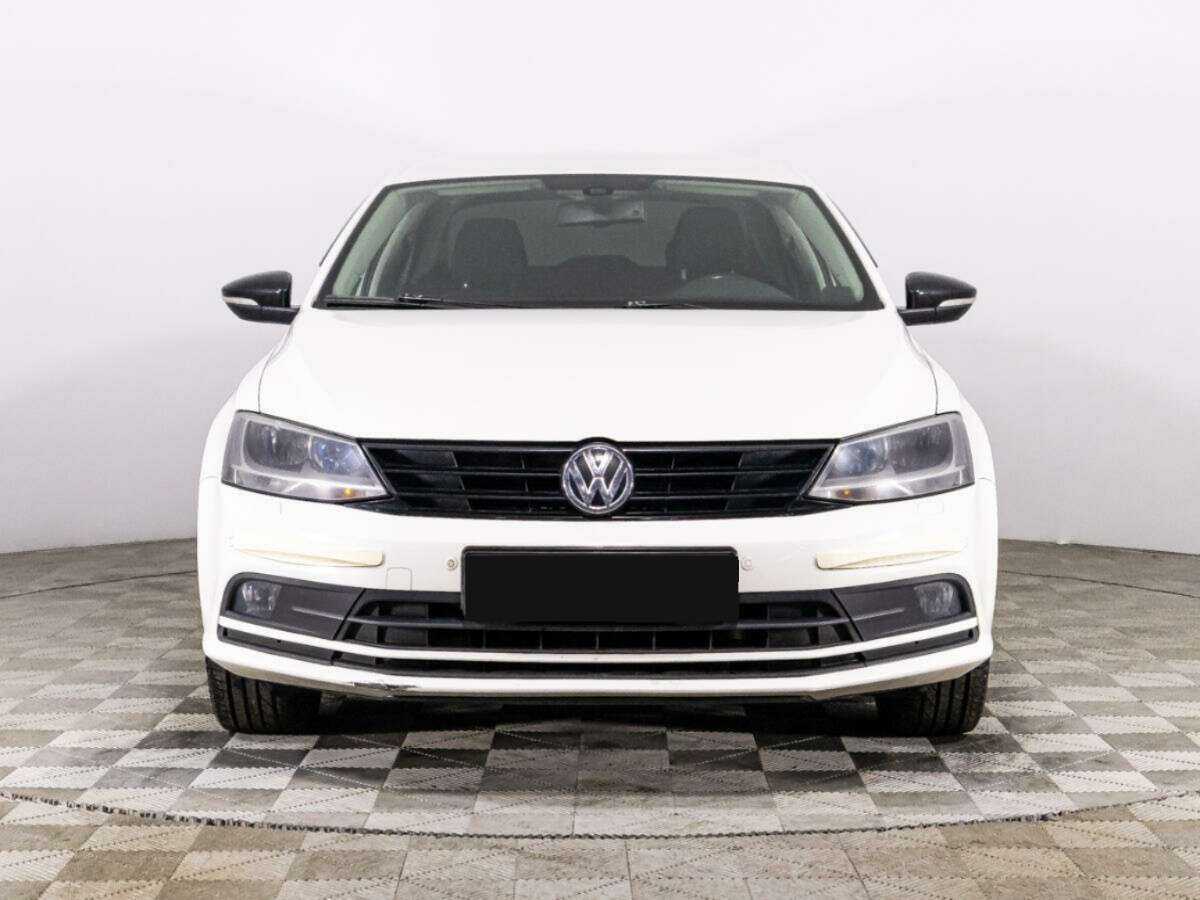 Volkswagen Jetta с пробегом — 2015 год. Фото: #1