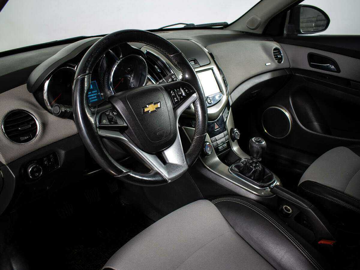 Chevrolet Cruze с пробегом — 2013 год. Фото: #10