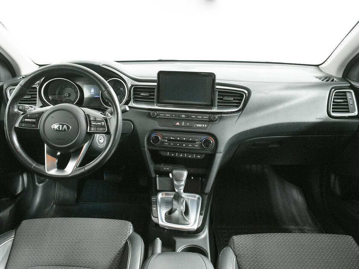 Kia Ceed с пробегом — 2018 год. Фото: #10