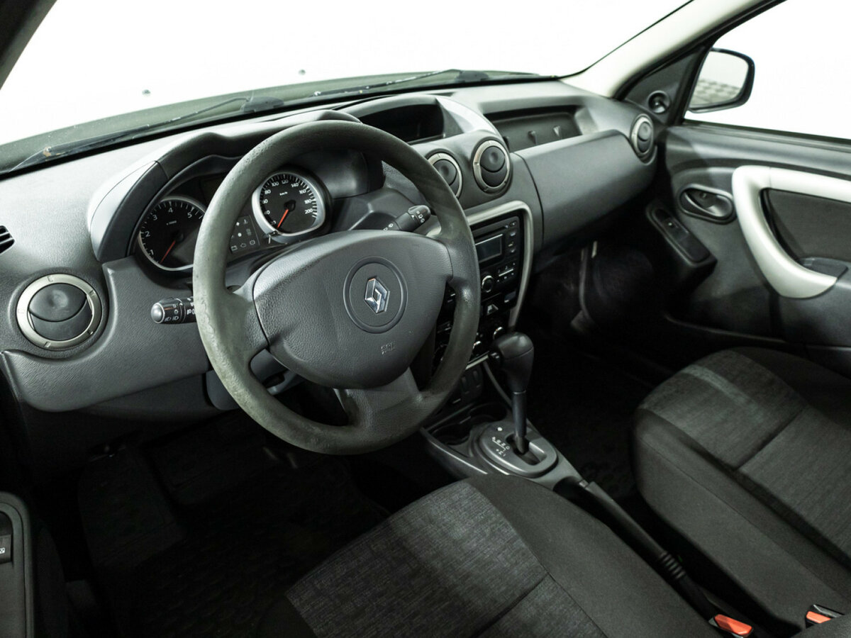 Renault Duster с пробегом — 2014 год. Фото: #10