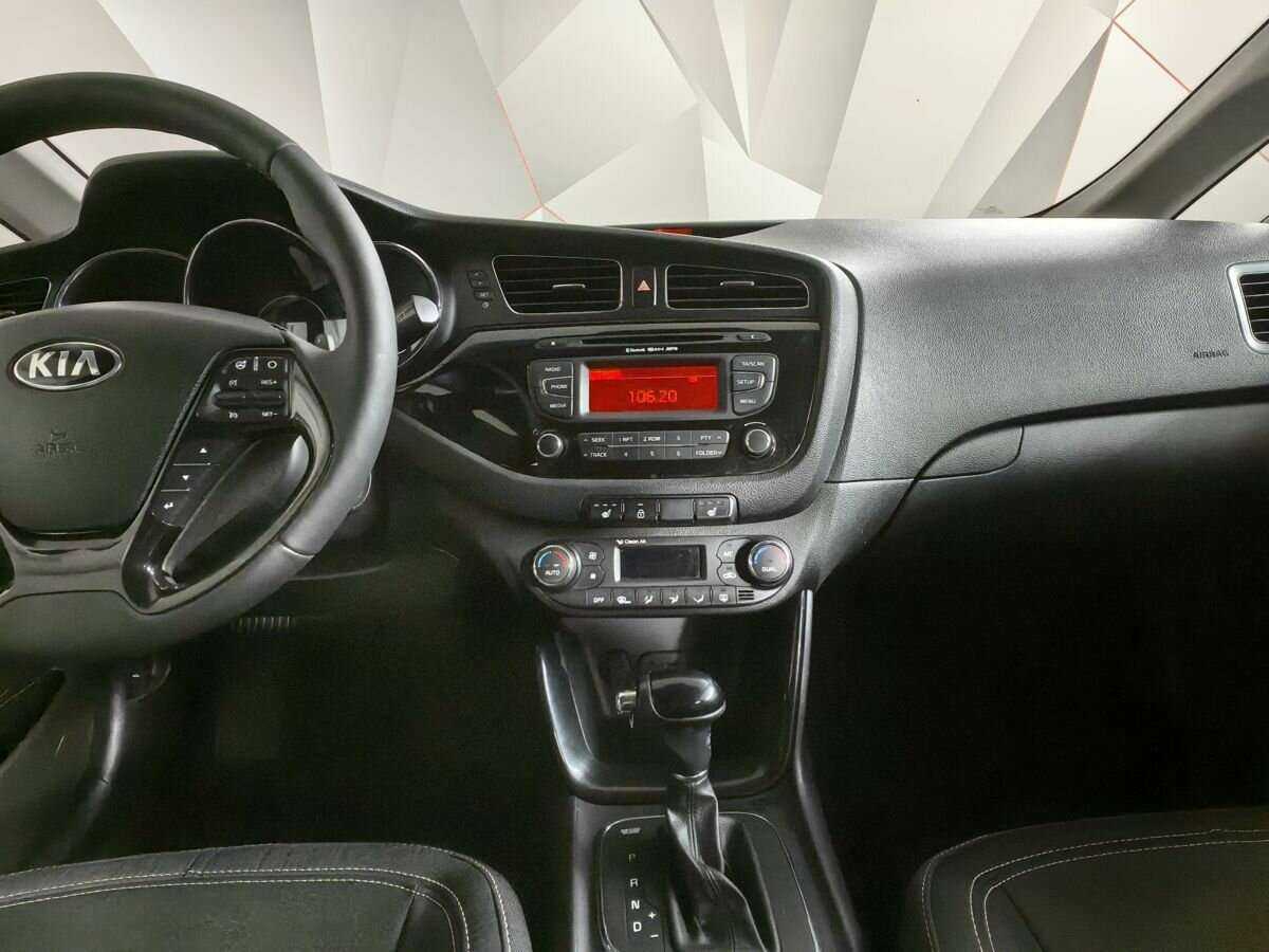 Kia Ceed с пробегом — 2015 год. Фото: #9