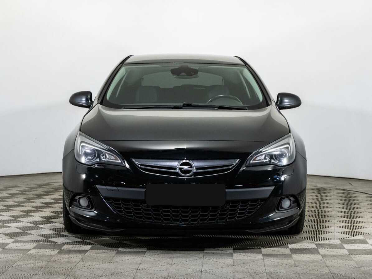 Opel Astra с пробегом — 2013 год. Фото: #1