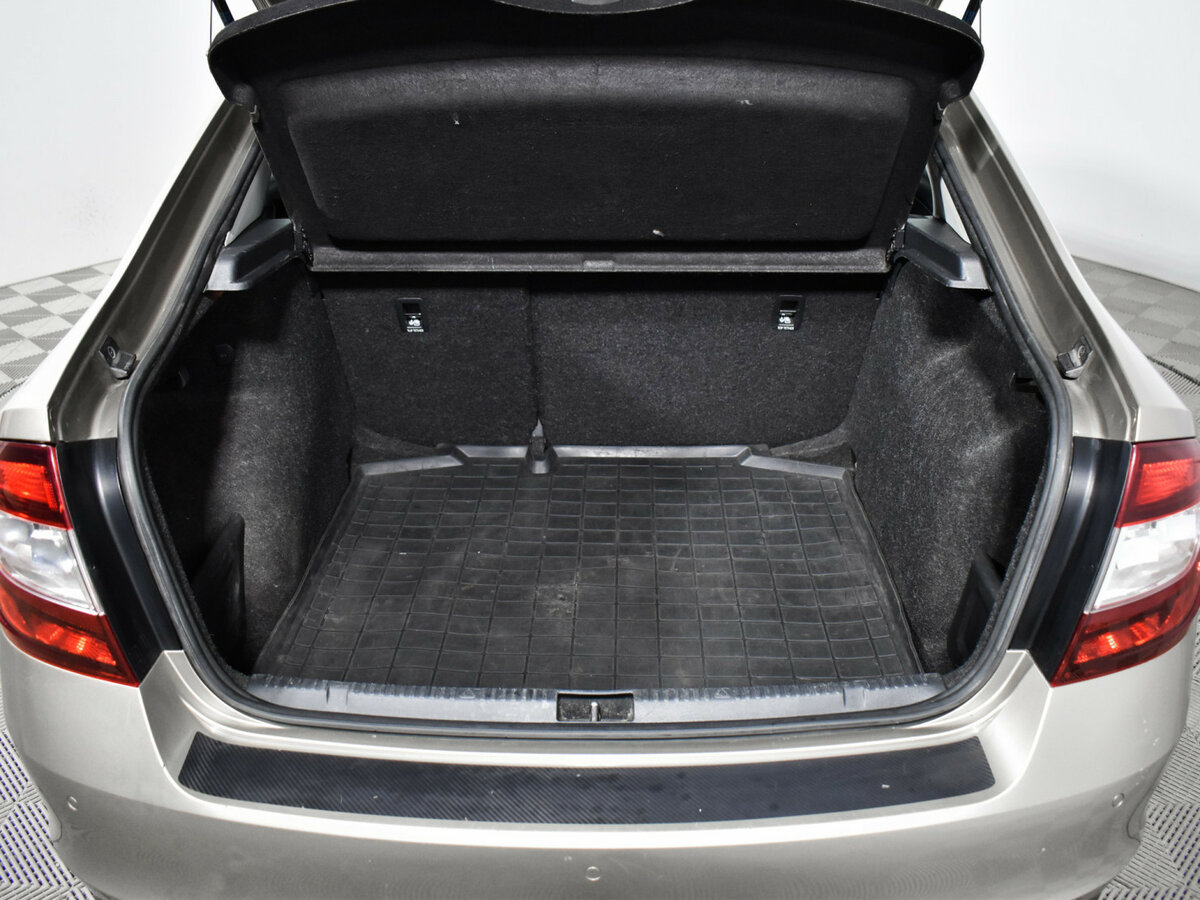 Skoda Rapid с пробегом — 2019 год. Фото: #17