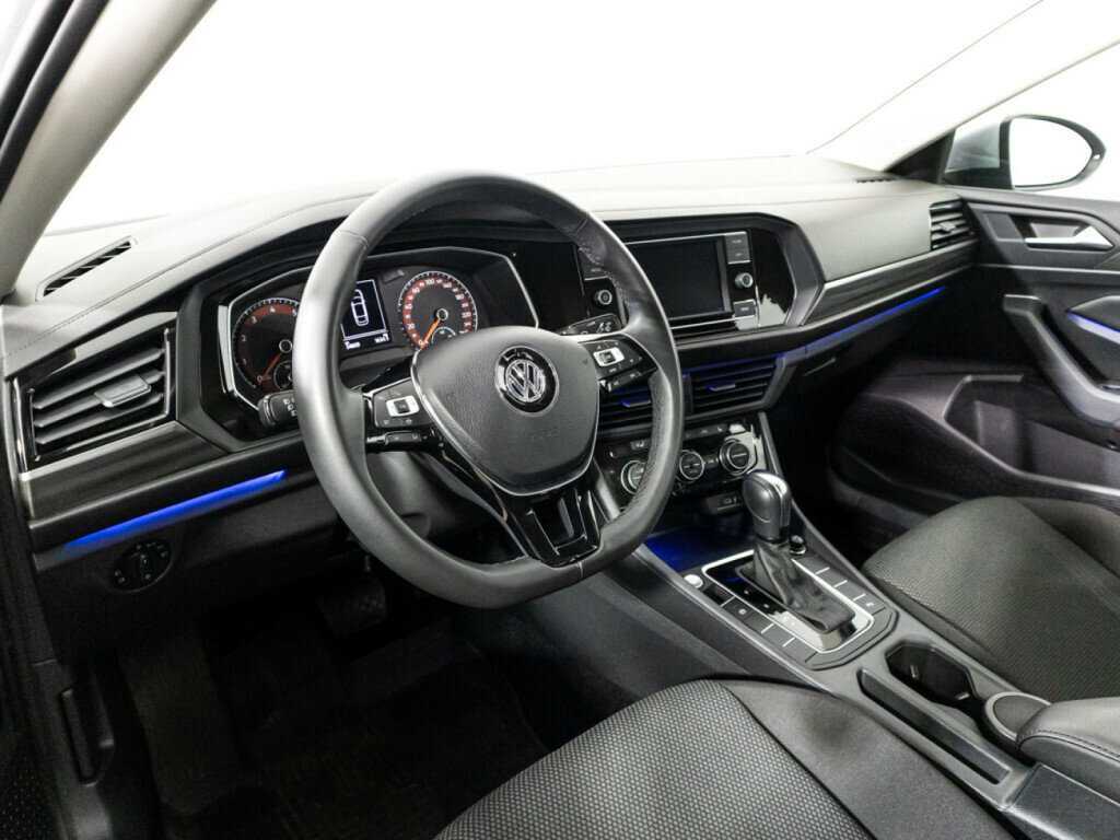 Volkswagen Jetta с пробегом — 2020 год. Фото: #10