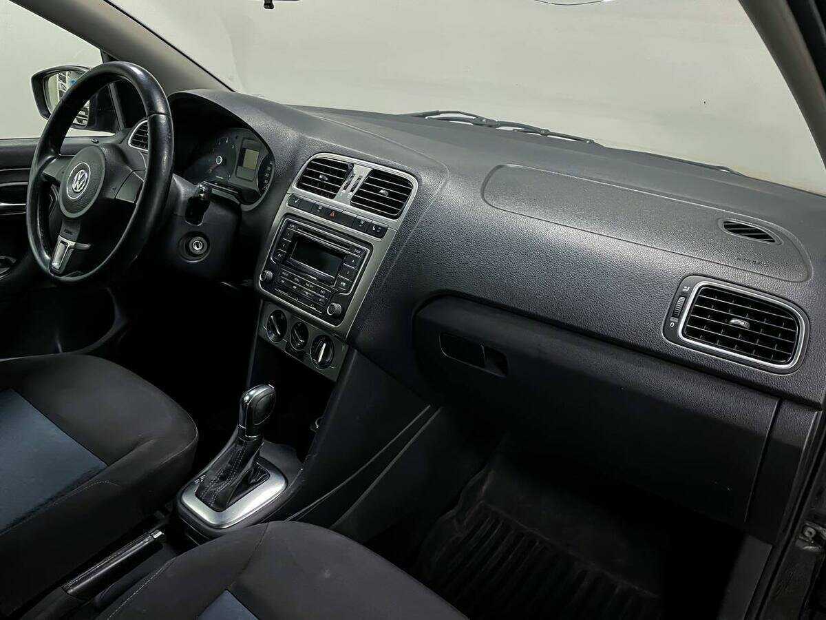 Volkswagen Polo с пробегом — 2013 год. Фото: #10