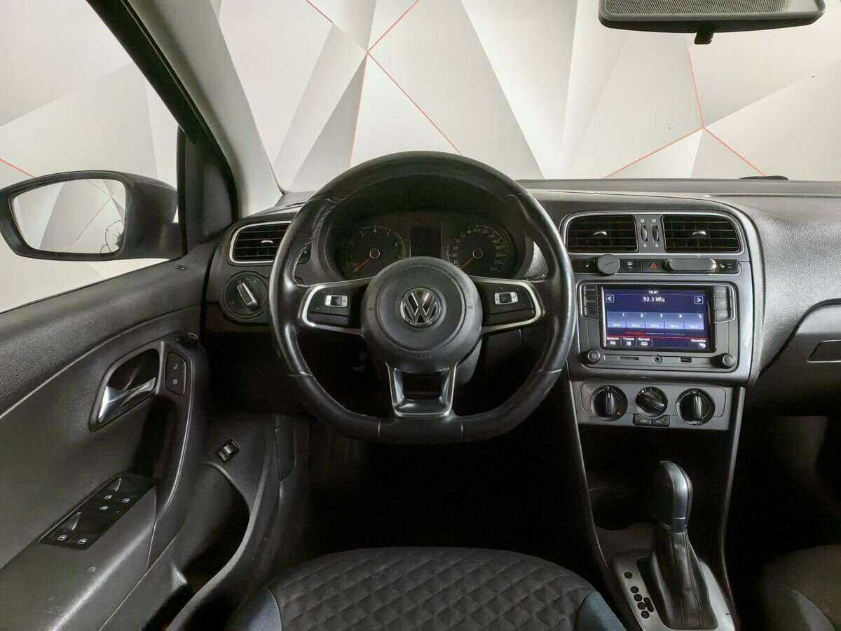 Volkswagen Polo с пробегом — 2019 год. Фото: #14