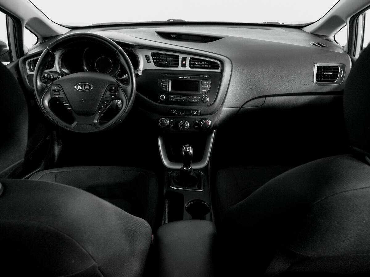 Kia Ceed с пробегом — 2015 год. Фото: #11
