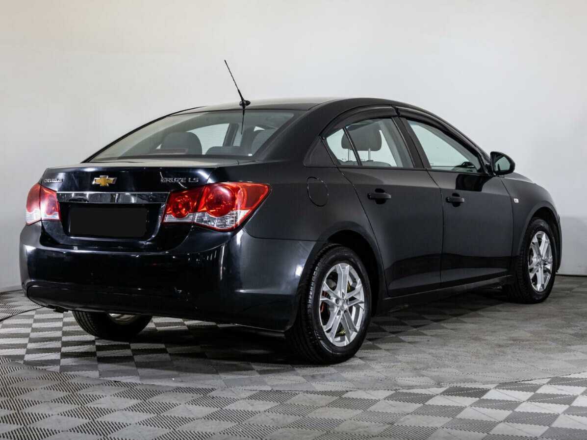 Chevrolet Cruze с пробегом — 2012 год. Фото: #4