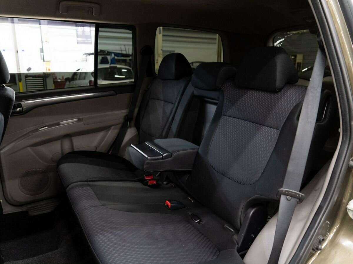 Mitsubishi Pajero Sport с пробегом — 2014 год. Фото: #6