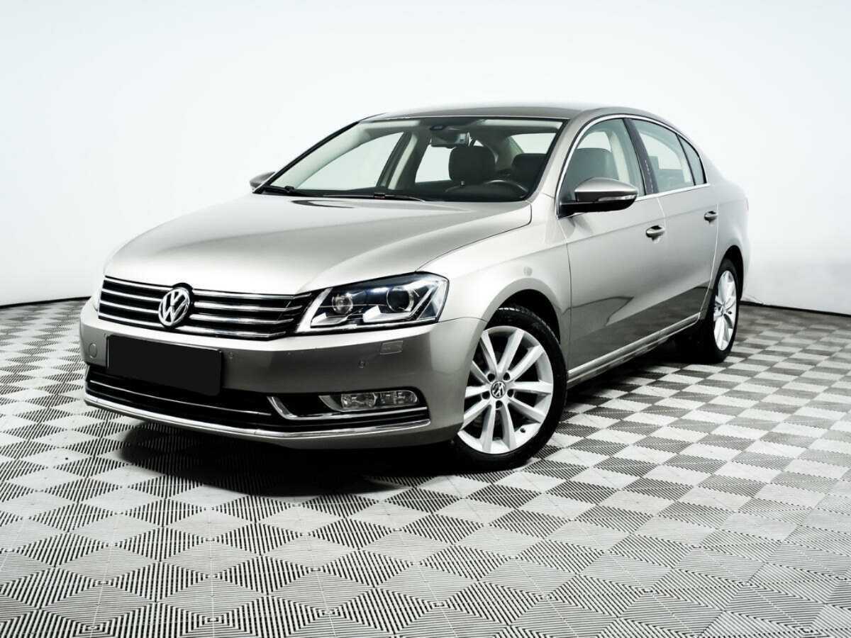 Volkswagen Passat с пробегом — 2012 год. Фото: #0