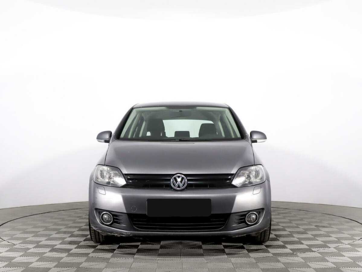 Volkswagen Golf Plus с пробегом — 2013 год. Фото: #1