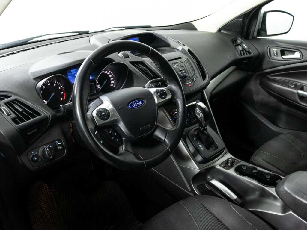Ford Kuga с пробегом — 2014 год. Фото: #10