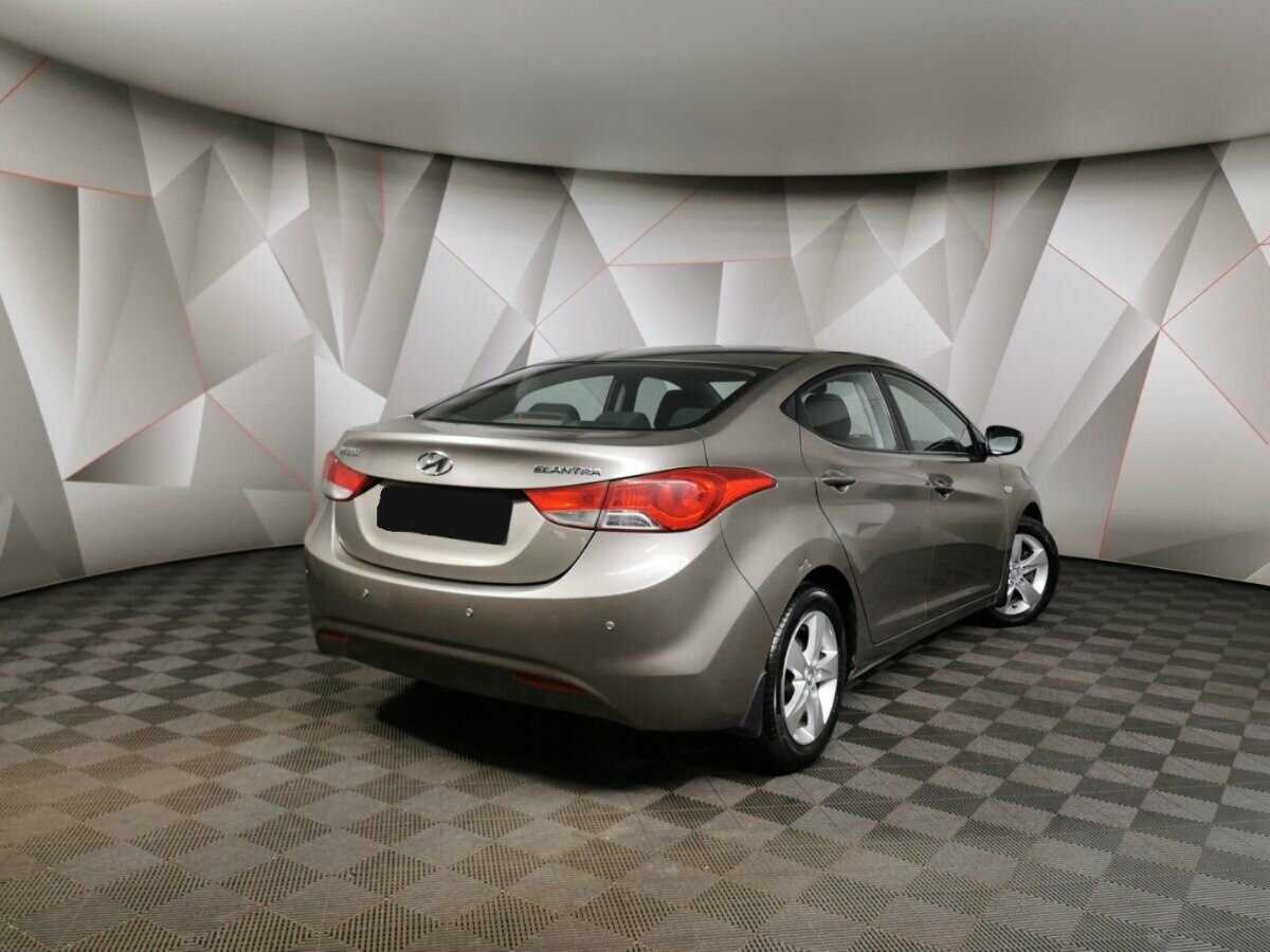 Hyundai Elantra с пробегом — 2012 год. Фото: #1