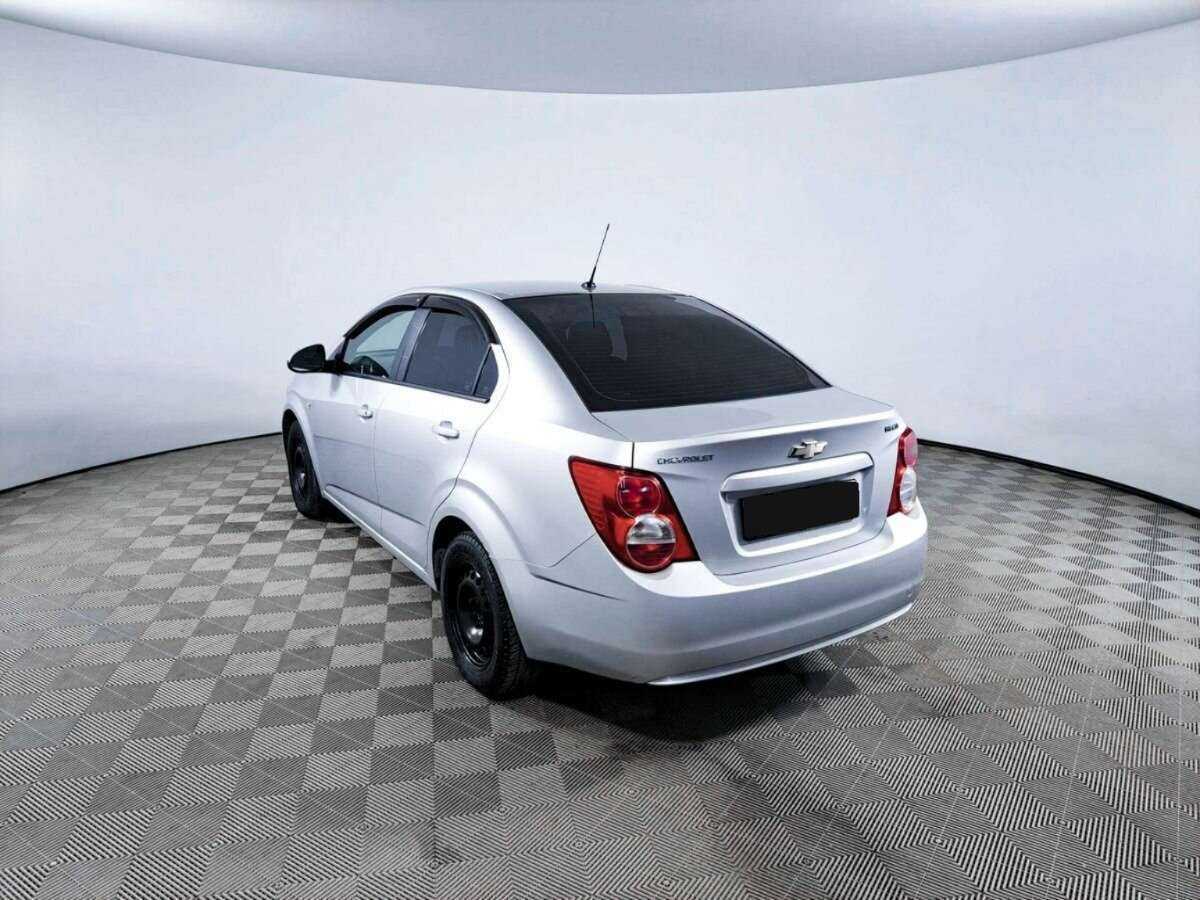 Chevrolet Aveo с пробегом — 2012 год. Фото: #6