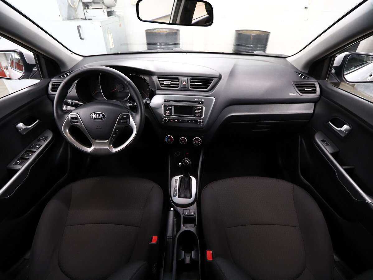 Kia Rio с пробегом — 2015 год. Фото: #13