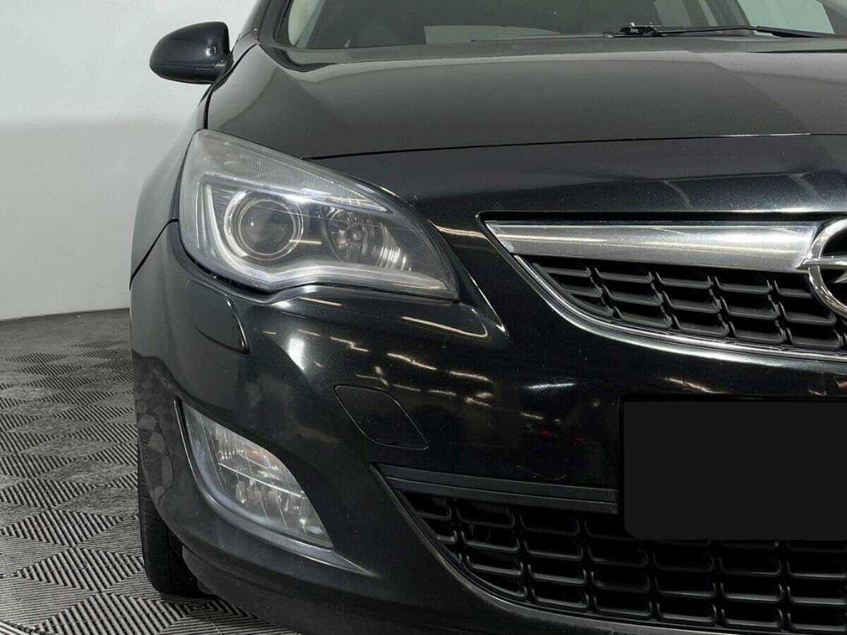 Opel Astra с пробегом — 2012 год. Фото: #13