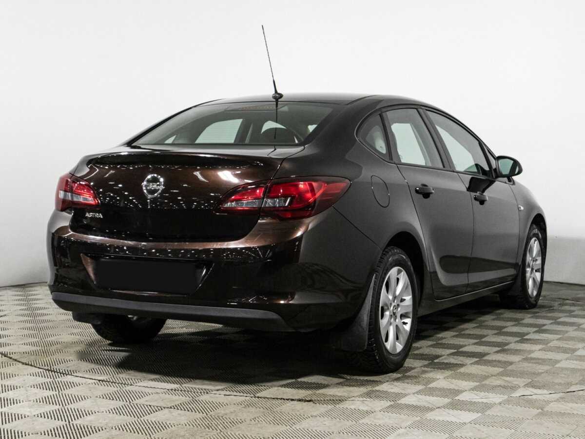 Opel Astra с пробегом — 2014 год. Фото: #4