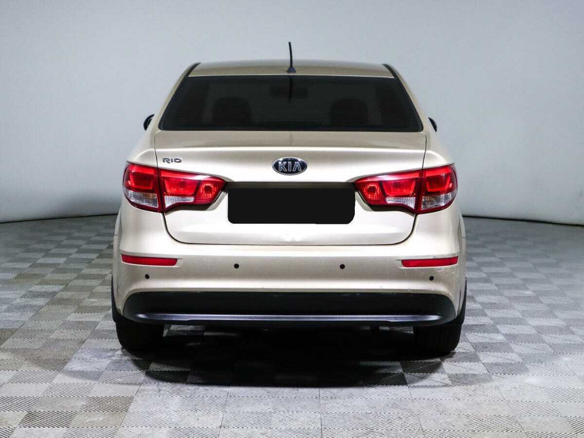 Kia Rio с пробегом — 2015 год. Фото: #5