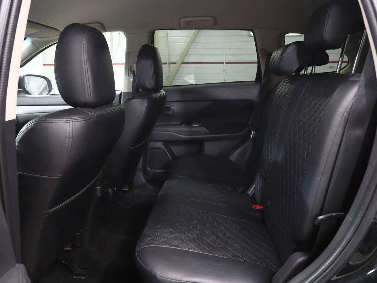 Mitsubishi Outlander с пробегом — 2013 год. Фото: #9