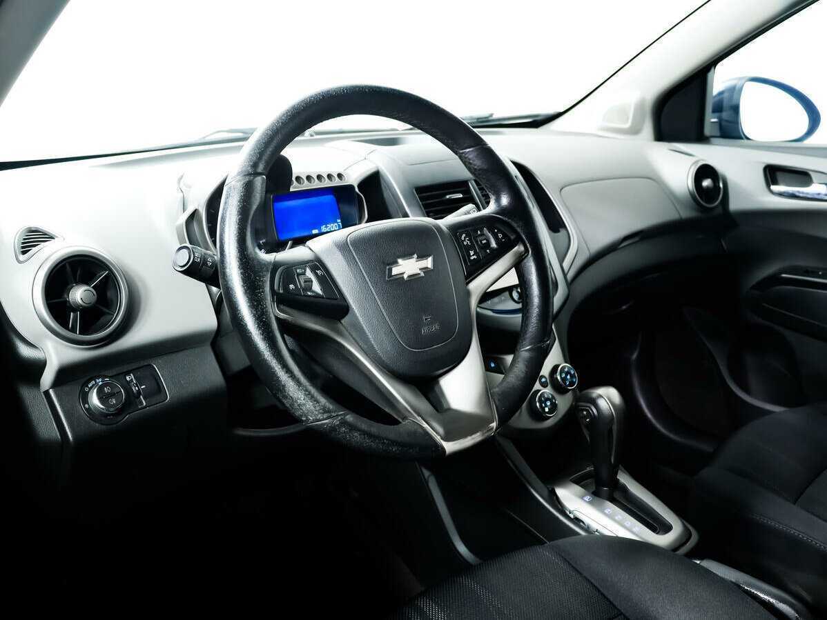Chevrolet Aveo с пробегом — 2014 год. Фото: #12