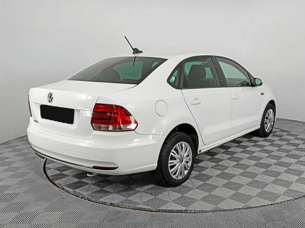 Volkswagen Polo с пробегом — 2018 год. Фото: #4