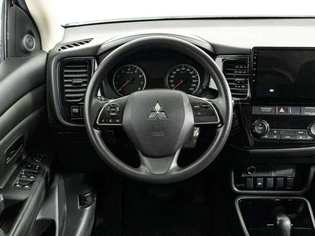 Mitsubishi Outlander с пробегом — 2018 год. Фото: #16