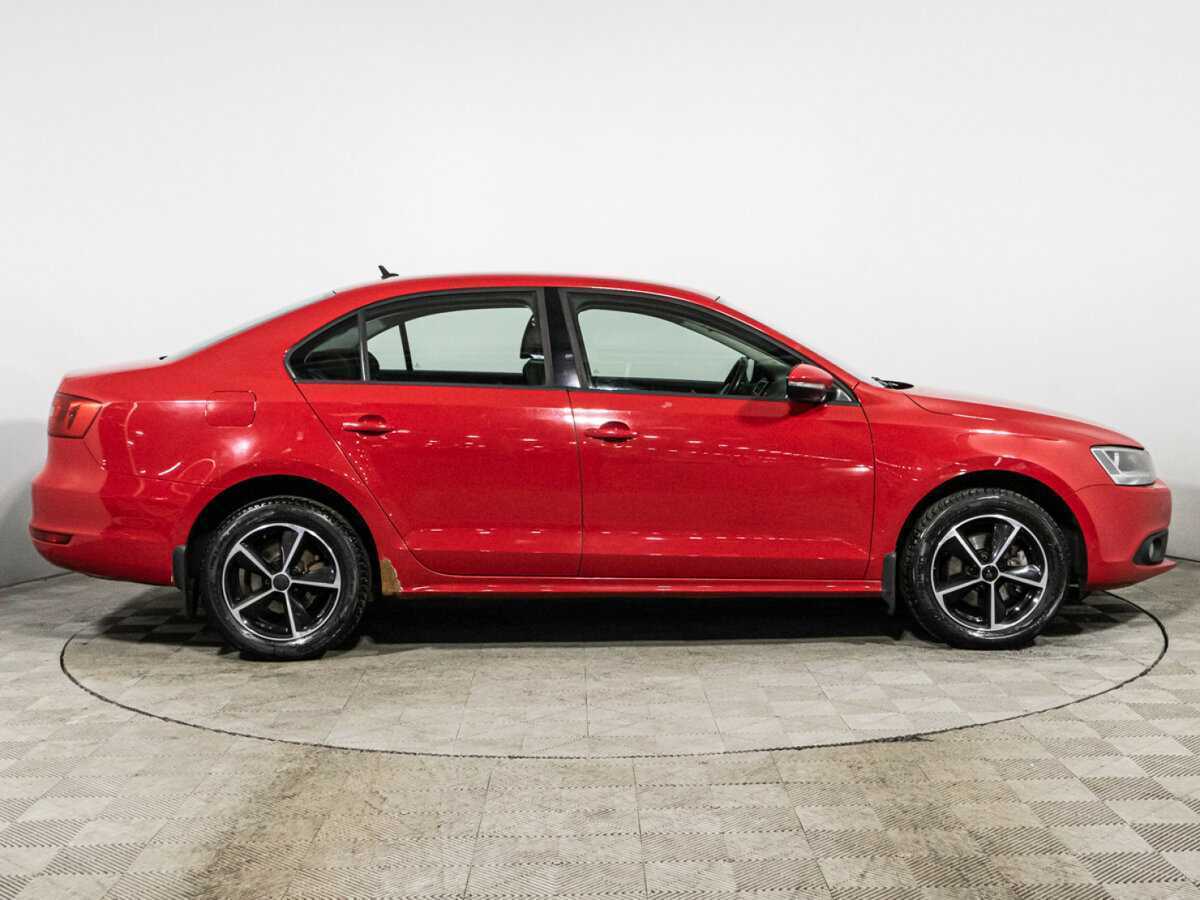 Volkswagen Jetta с пробегом — 2012 год. Фото: #3