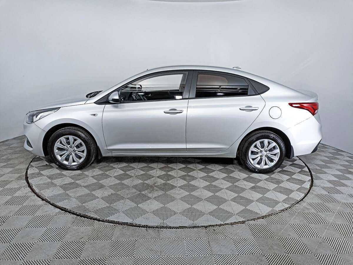 Hyundai Solaris с пробегом — 2017 год. Фото: #7