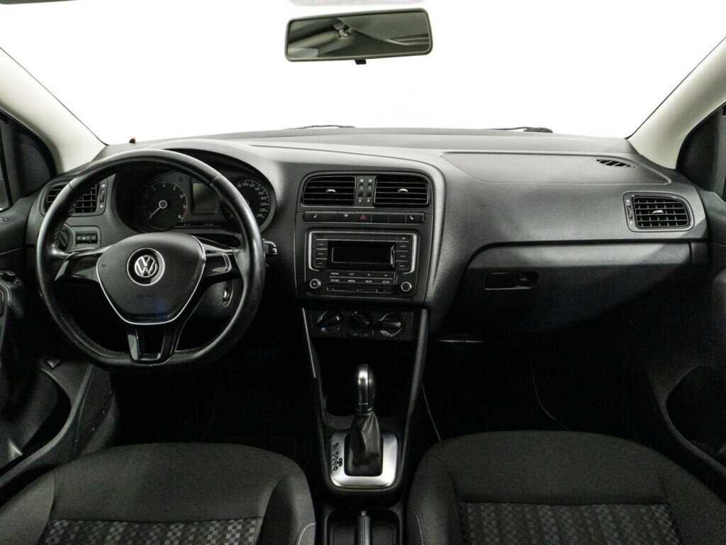 Volkswagen Polo с пробегом — 2016 год. Фото: #12