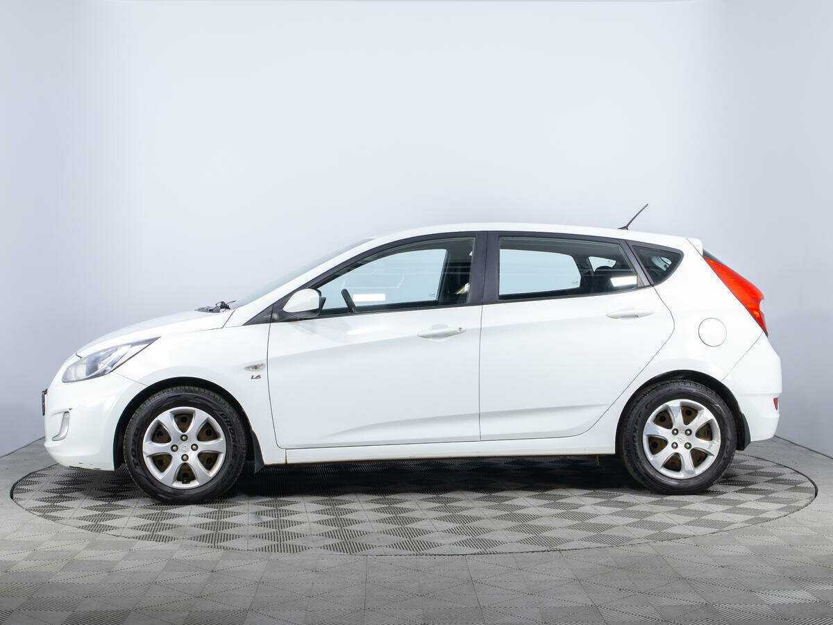 Hyundai Solaris с пробегом — 2014 год. Фото: #7