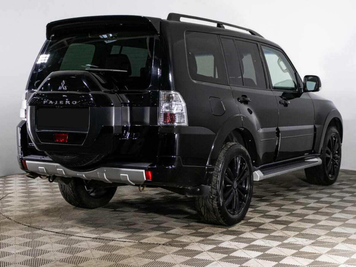 Mitsubishi Pajero с пробегом — 2015 год. Фото: #4