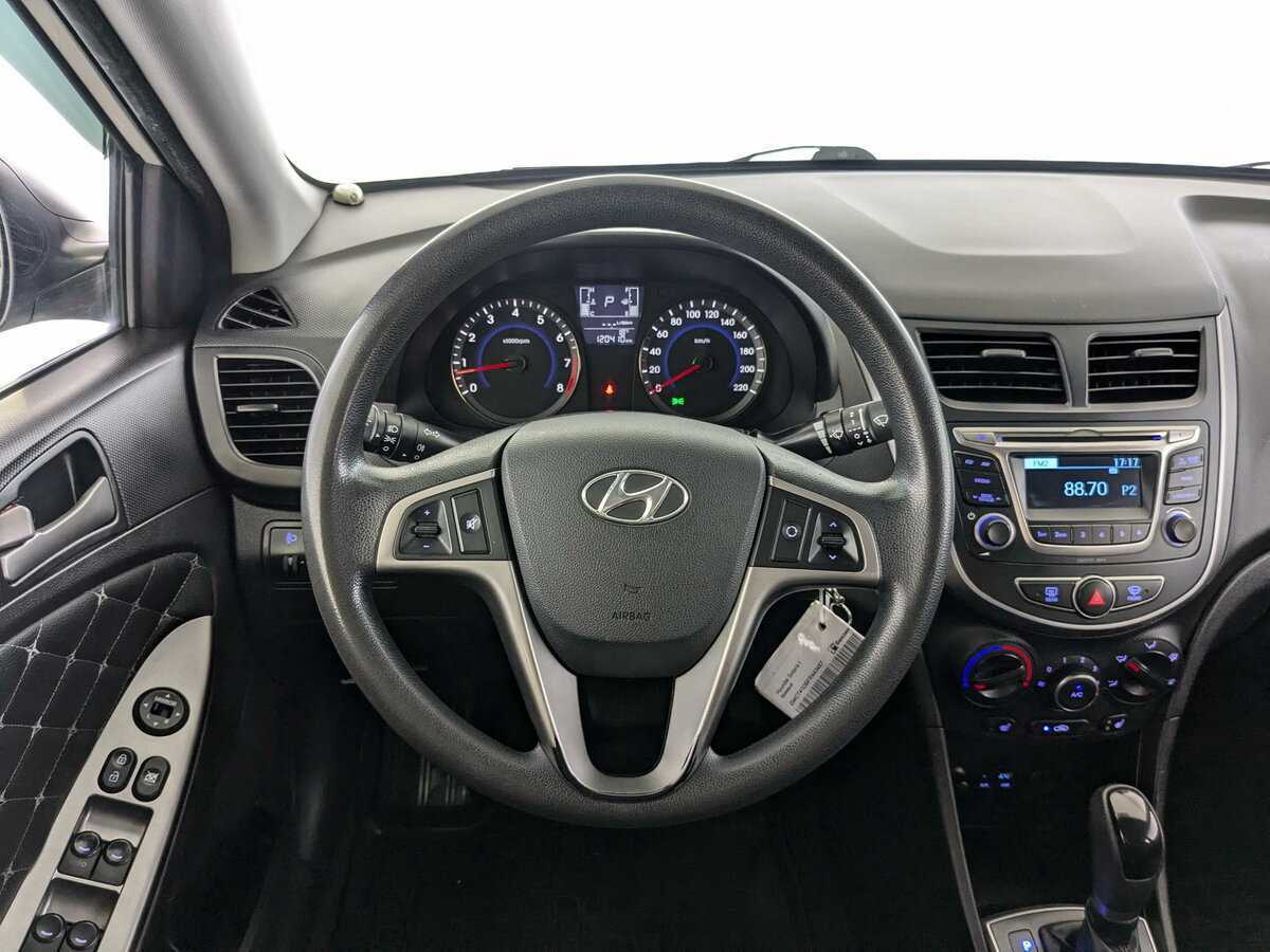 Hyundai Solaris с пробегом — 2015 год. Фото: #16