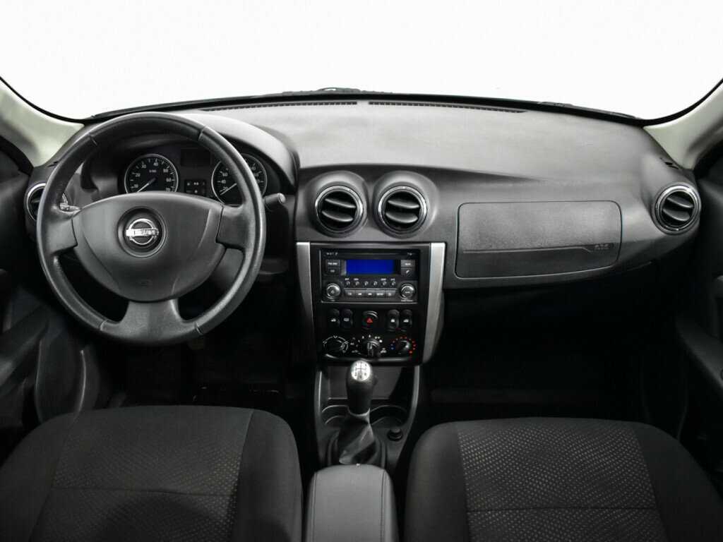 Nissan Almera с пробегом — 2013 год. Фото: #9