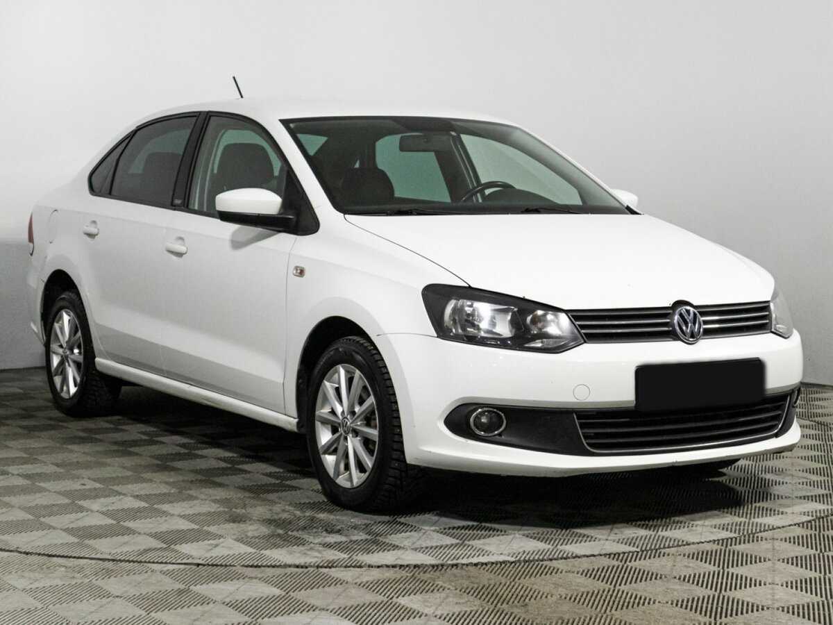 Volkswagen Polo с пробегом — 2015 год. Фото: #2