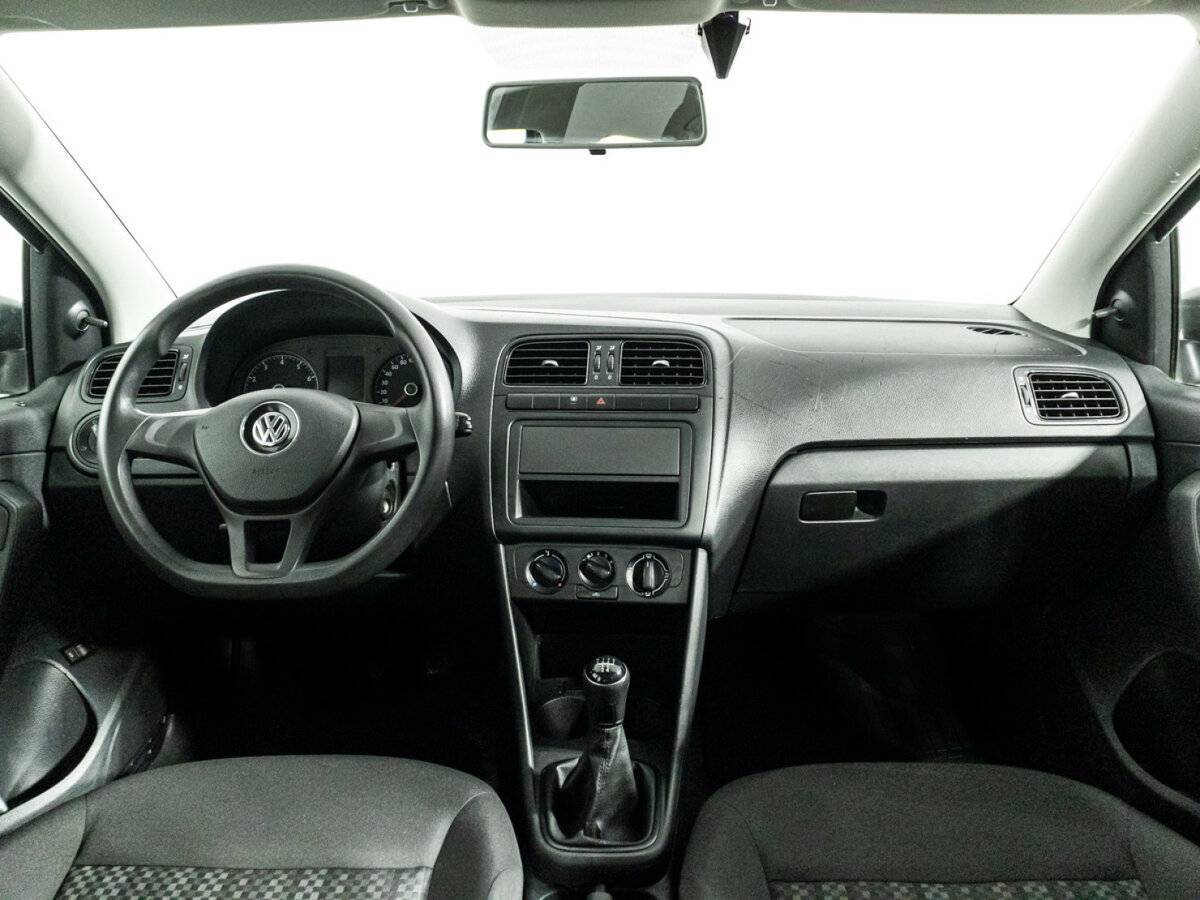 Volkswagen Polo с пробегом — 2016 год. Фото: #12