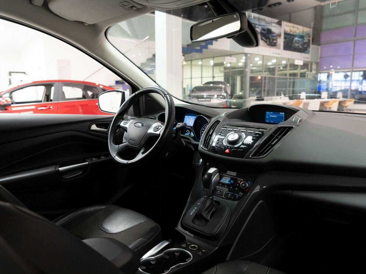 Ford Kuga с пробегом — 2016 год. Фото: #15
