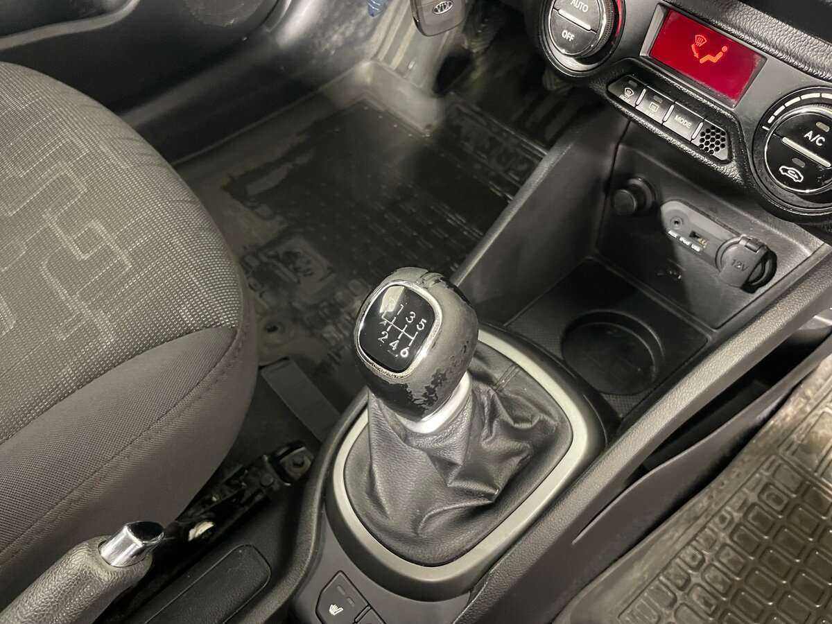 Kia Rio с пробегом — 2014 год. Фото: #14