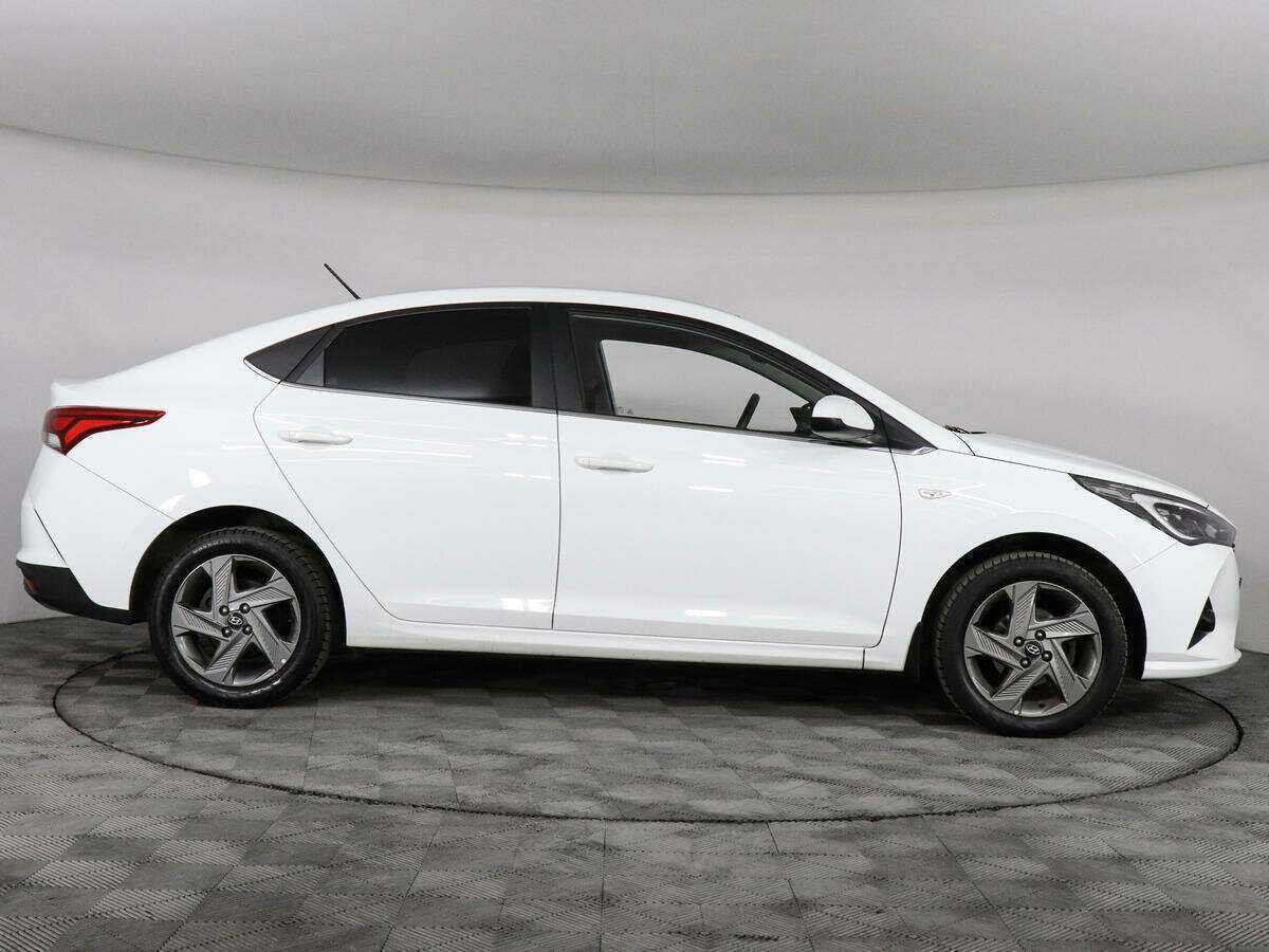 Hyundai Solaris с пробегом — 2020 год. Фото: #3