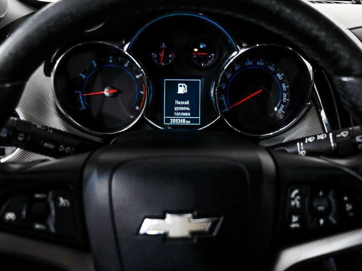 Chevrolet Cruze с пробегом — 2013 год. Фото: #15
